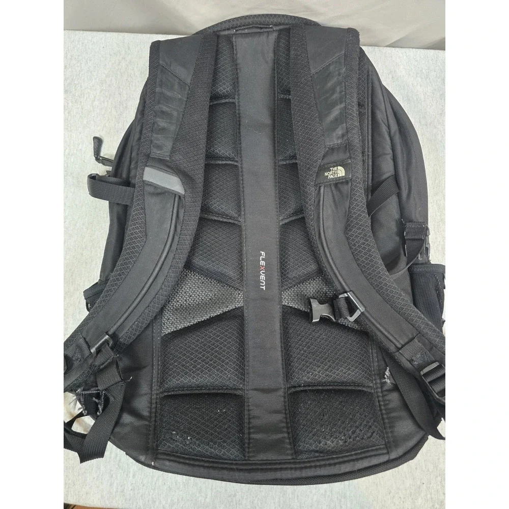 The North Face Borealis Men's Backpack - Black 28-liter pack front‎ crisscross